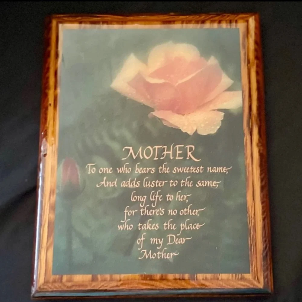 Wooden Lacquered Wall Plaque *MOTHER*